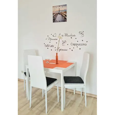 Daire Ferienwohnung Voss Mit Terrasse Uckeritz